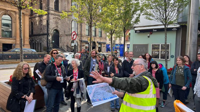 Walking tour of Belfast